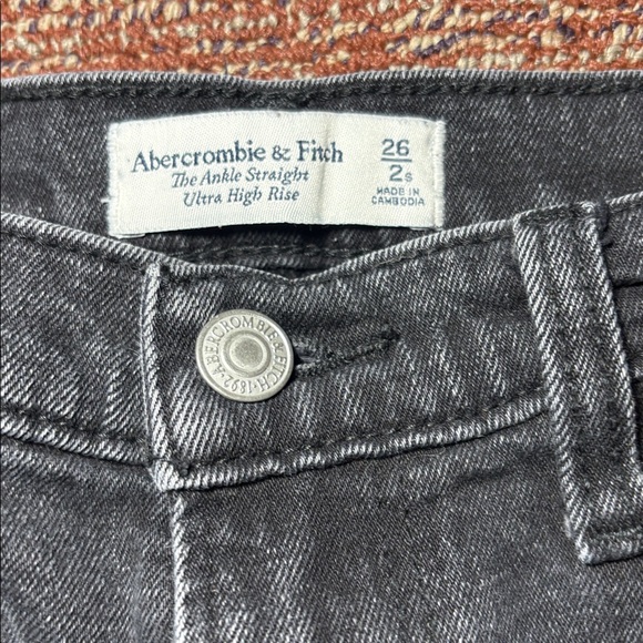 Abercrombie & Fitch Ankle straight ultra high rise jeans black cropped denim 26 - Picture 3 of 14